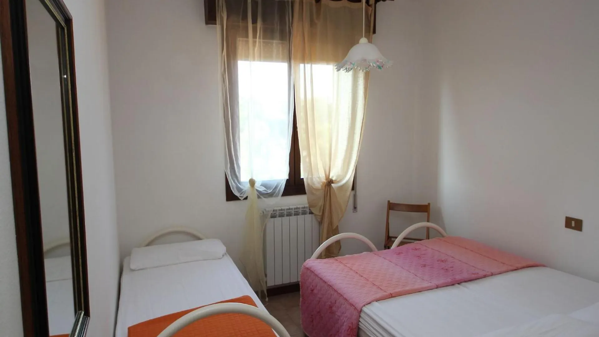 Comfortable Stay Close To The Shore In Rosolina Mare Apartment